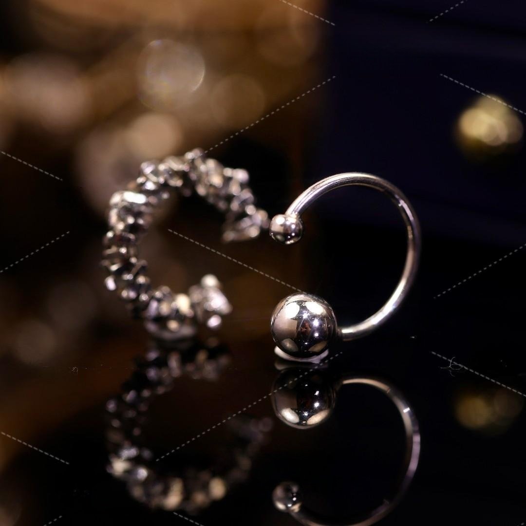 Non-piercing ear cuff, Paris night rain ear jewelry, minimalist copper alloy ear clip, cool-toned silver ear cuff, light luxury ear accessories, adjustable ear cuff, hypoallergenic ear jewelry, architectural ear cuff design, Paris-inspired jewelry, versatile ear cuff, day to night earwear, sensitive ears safe, trendy ear cuff, elegant ear clip, gift for minimalist lovers, silver plated ear cuff, pain-free ear accessory, sophisticated ear jewelry, modern ear cuff design, affordable luxury ear piece.