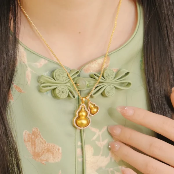 Titanium steel double gourd necklace, Fu Lu symbolic pendant, new Chinese style jewelry, adjustable collarbone chain, rhinestone accent necklace, fade-proof women's accessory, JIN BAI ZHENG brand, hypoallergenic necklace, cultural gift idea, versatile daily wear, sustainable materials, affordable luxury, artisan crafted, positive energy accessory, modern feminine style, special occasion gift, holistic wellness jewelry, elegant packaging.