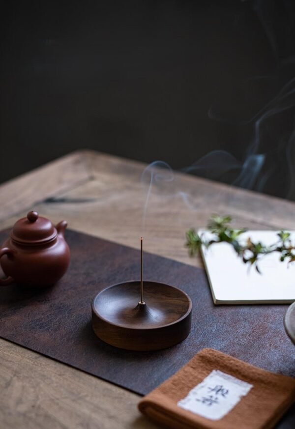 Round base incense holder for meditation and tea ceremony