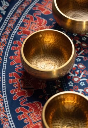Sound therapy bowl set with hammered texture