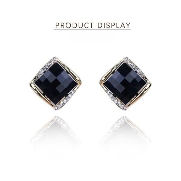 Copper-alloy earrings, Nightfall earrings, rhombic geometric earrings, crystal accent jewelry, women's gift earrings, hypoallergenic earrings, gold-toned earrings, unique design earrings, statement earrings, fashion accessories, special occasion jewelry, daily wear earrings, affordable luxury earrings, modern geometric design, crystal border earrings, elegant gift idea, nickel-free jewelry, tarnish-resistant earrings, versatile earrings, trendy women's accessories.Temple consecration, house blessing, feng shui remedies, house pacification ceremonies, monk blessings, protective amulets, peace talismans, safety and peace assurance, wealth-invoking ceremonies, wealth deity statues, wealth-gathering formations, consecrated pi xiu (mythical creature), prayers and blessings, making vows, cultivating merit, peace and safety, imbuing objects with spiritual energy, infusing positive energy through sutra recitation, blessings, chanting mantras and dharani, liberation of deceased spirits, rebirth in the Pure Land, accumulating merit, nurturing compassion, devotional repentance, eliminating karmic obstacles, Buddha, Dharma, Sangha, portable guardian objects, peace-ensuring talismans, warding off evil spirits, neutralizing negative energies, averting disasters, deflecting misfortunes, Taiji and Bagua symbols. Buddhas: Dipamkara Buddha, Shakyamuni Buddha, Maitreya Buddha, Amitabha Buddha, Medicine Buddha, Akshobhya Buddha, Ratnasambhava Buddha, Amoghasiddhi Buddha, Five Dhyani Buddhas, Prabhutaratna Buddha. Bodhisattvas: Avalokiteshvara Bodhisattva, Manjushri Bodhisattva, Samantabhadra Bodhisattva, Ksitigarbha Bodhisattva, Mahasthamaprapta Bodhisattva, Guanyin, Wenshu, Puxian, Dizang, Maitreya, Akashagarbha, Vajrapani, Sarvanivarana-Vishkambhin.