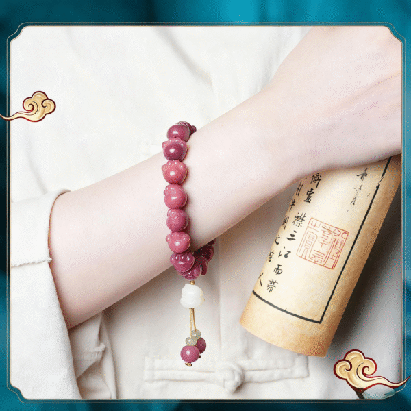 Product Specifications: 13mm Plum Bodhi Cat Paw Bracelet