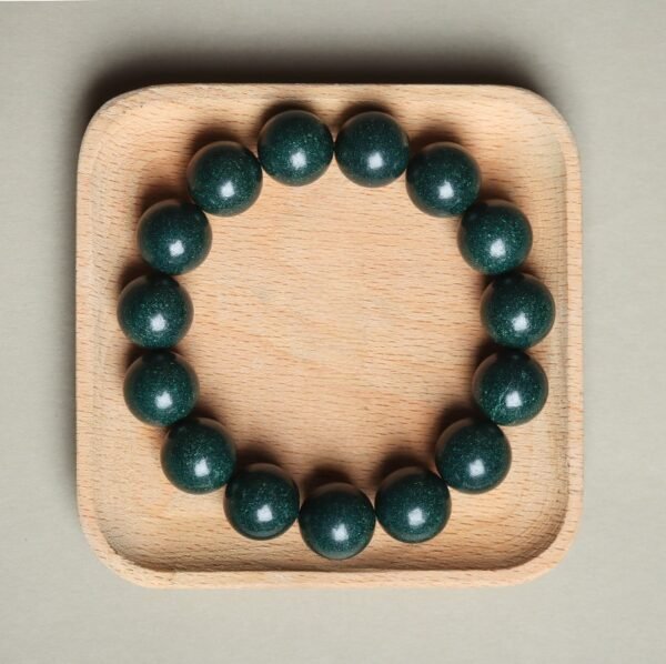 Ancient method of making incense beads bracelets with natural Chinese medicinal materials