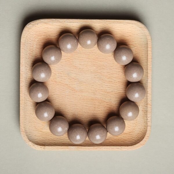 Ancient method of making incense beads bracelets with natural Chinese medicinal materials